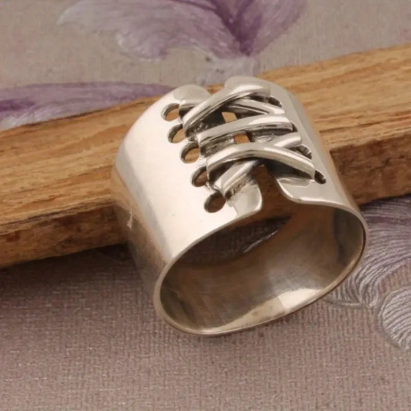 Classic Silver Ring with Timeless Appeal