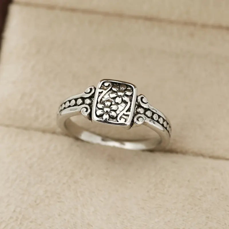 Elegant Silver Ring for Every Occasion