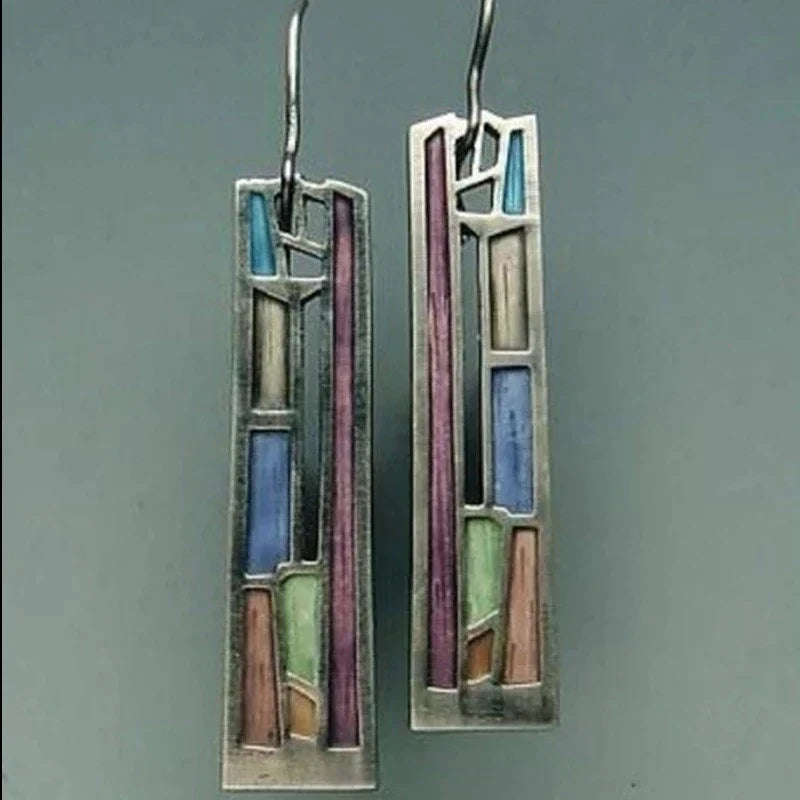 Charming Silver Earring for Any Occasion