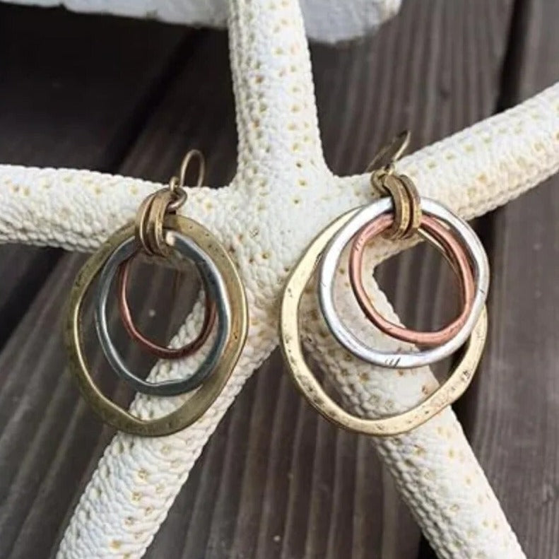 Classic Gold Earring with Timeless Appeal