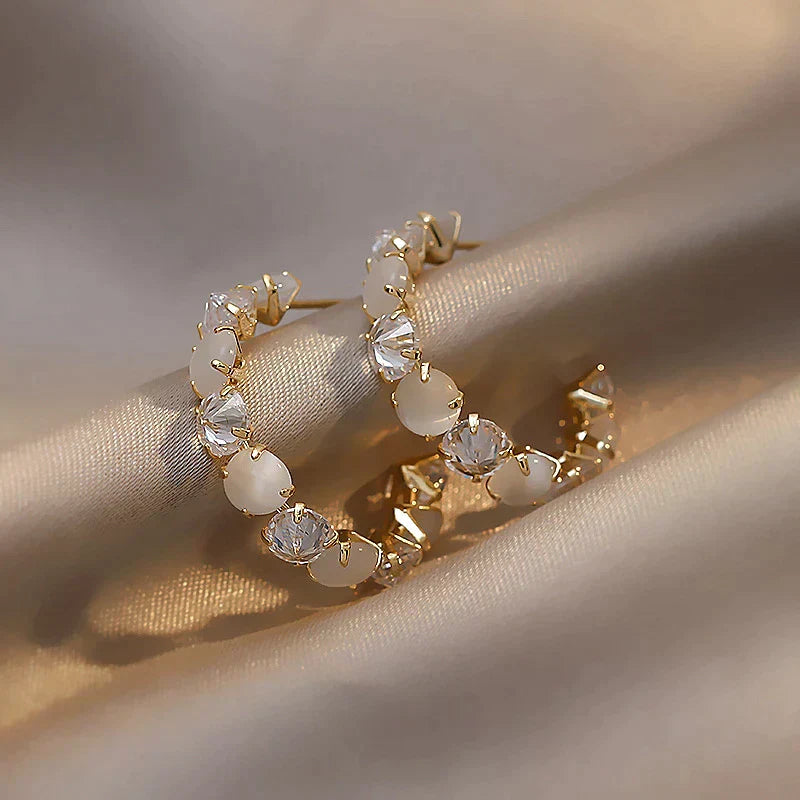 Elegant Gold Earring for Every Occasion