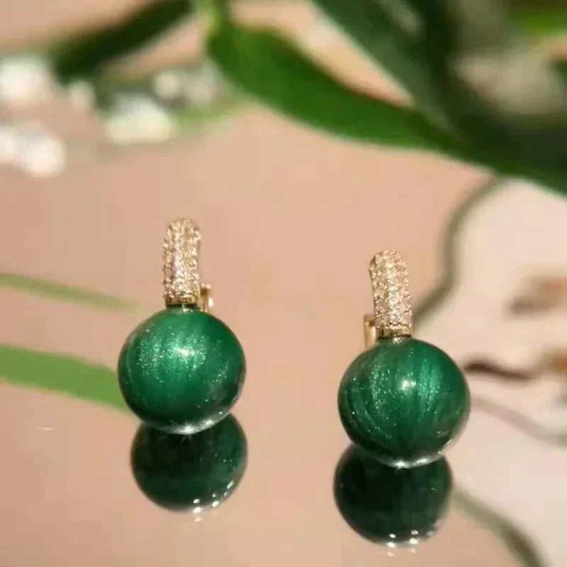 Elegant Gold Earring for Every Occasion