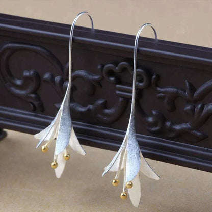 Elegant Silver Earring for Every Occasion