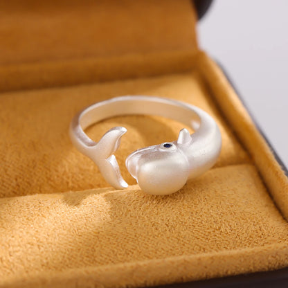 Classic Silver Ring with Timeless Appeal