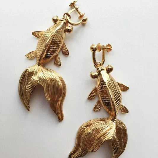 Stunning Gold Earring for Daily Wear