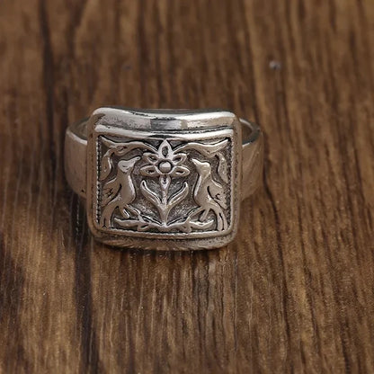 Charming Silver Ring for Any Occasion