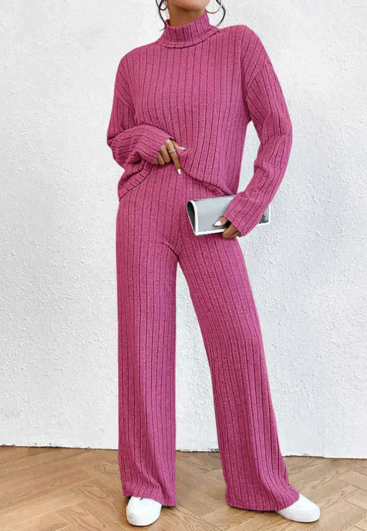 JO | Knitted pants and turtleneck sweater
