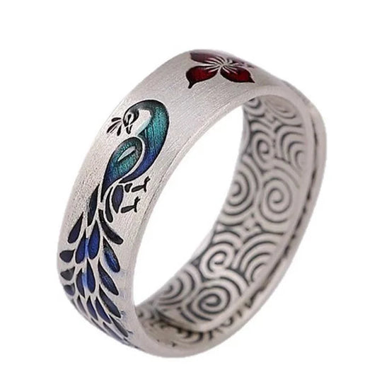 Classic Silver Ring with Timeless Appeal