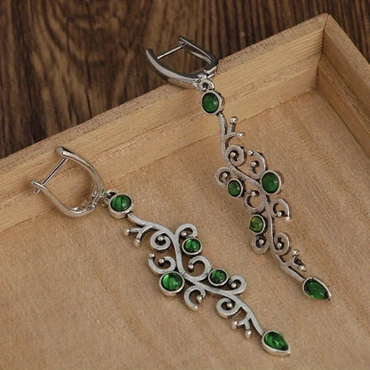 Charming Silver Earring for Any Occasion