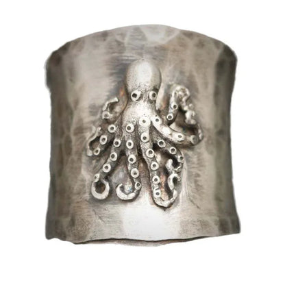 Classic Silver Ring with Timeless Appeal