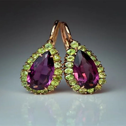 Charming Gold Earring for Any Occasion