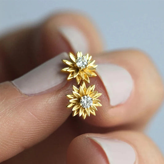 Stunning Gold Earring for Daily Wear