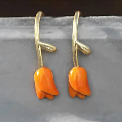 Charming Gold Earring for Any Occasion