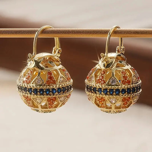 Charming Gold Earring for Any Occasion