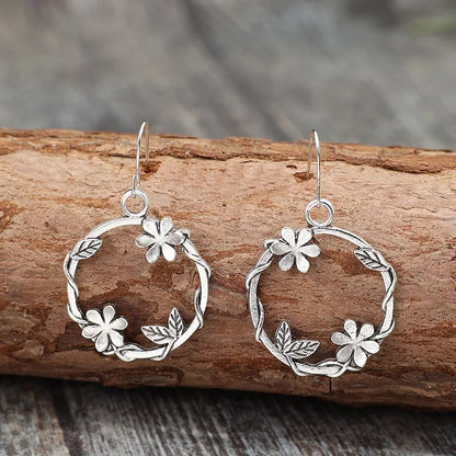 Romantic Silver Earring for Special Moments