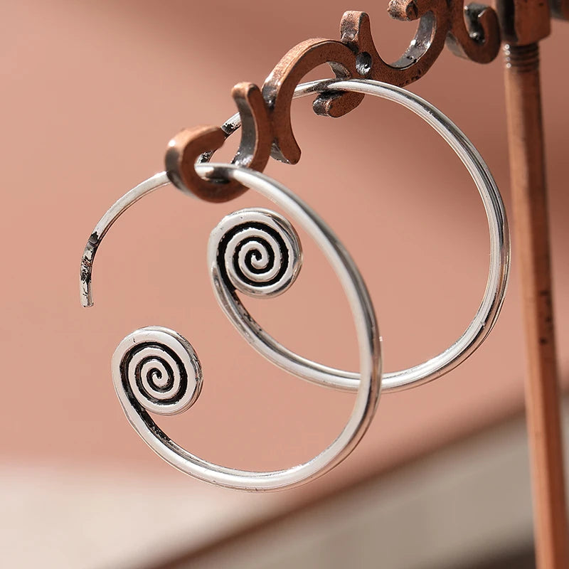 Romantic Silver Earring for Special Moments