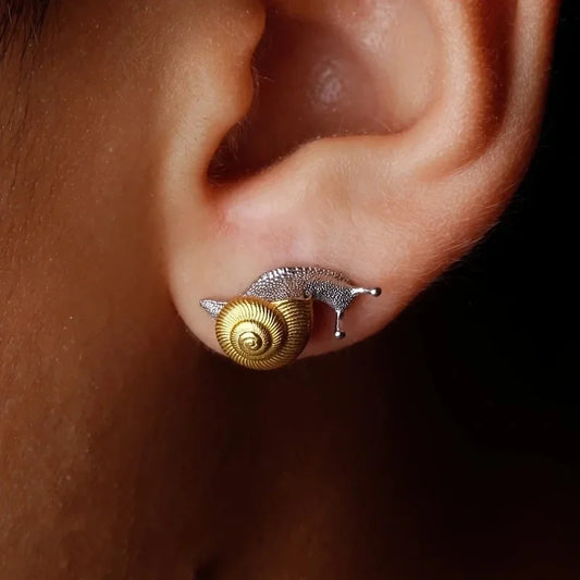 Classic Gold Earring with Timeless Appeal