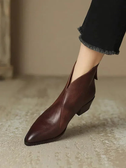 JO | Fashionable supportive orthopaedic shoes