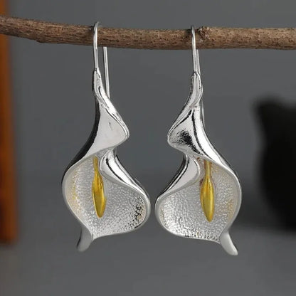 Charming Gold Earring for Any Occasion