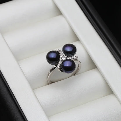 Classic Silver Ring with Timeless Appeal