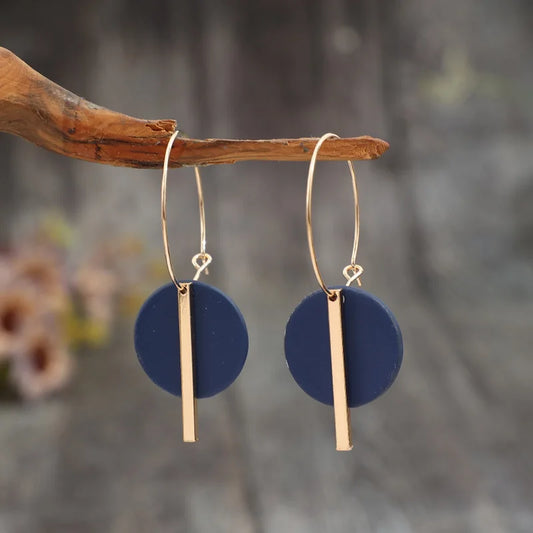 Classic Gold Earring with Timeless Appeal