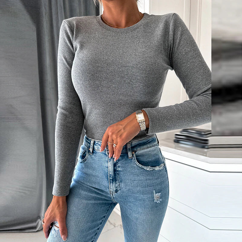 JO | Sexy sweater with long sleeves