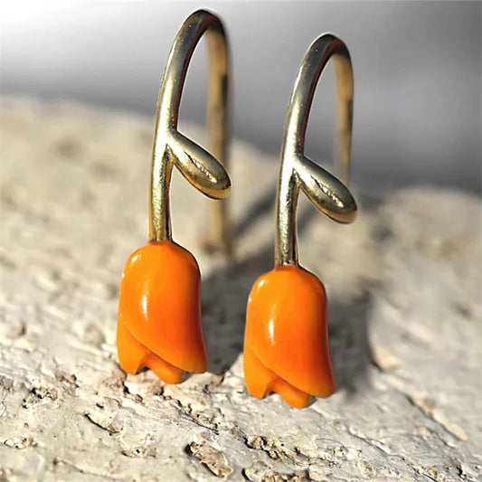 Charming Gold Earring for Any Occasion
