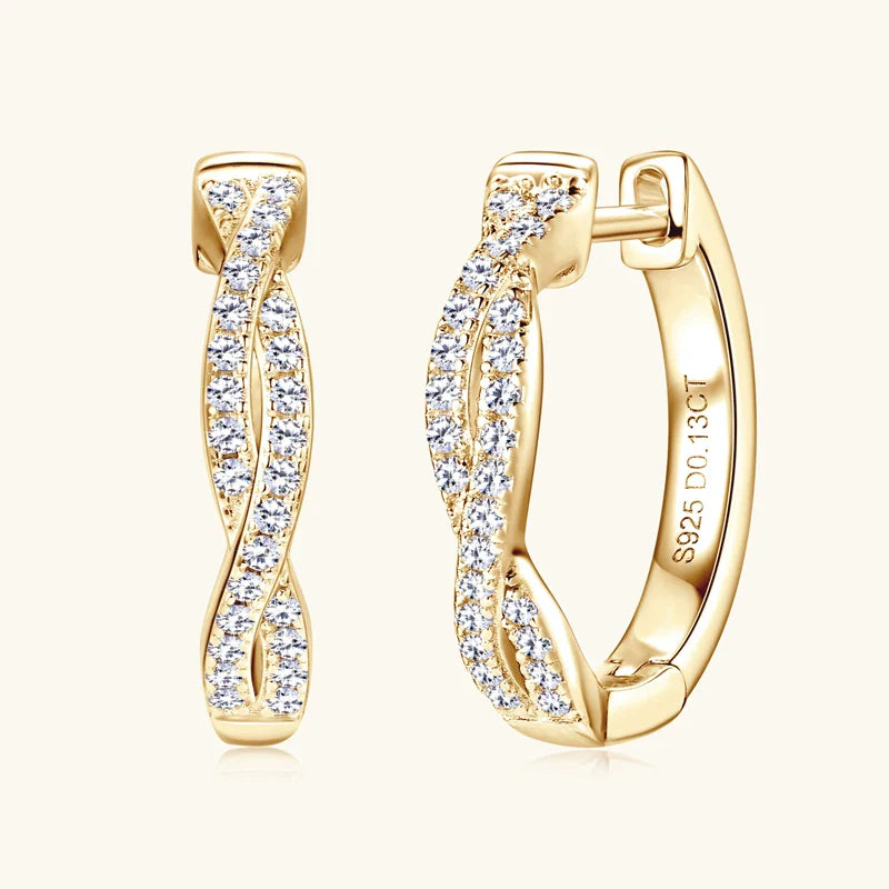 Charming Gold Earring for Any Occasion