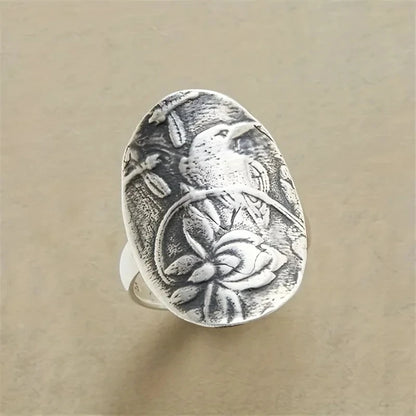 Classic Silver Ring with Timeless Appeal