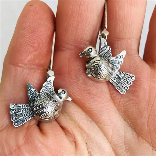 Charming Silver Earring for Any Occasion