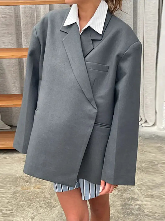 JO | Oversized blazer with a twist
