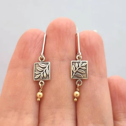 Stunning Gold Earring for Daily Wear