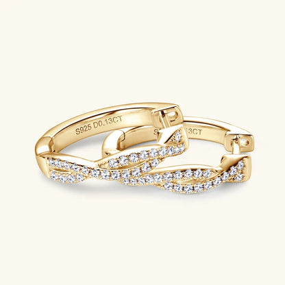 Charming Gold Earring for Any Occasion