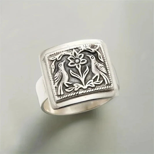 Charming Silver Ring for Any Occasion