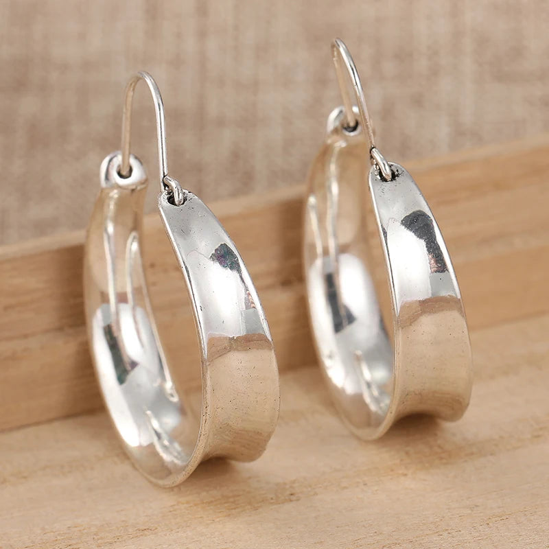 Romantic Silver Earring for Special Moments