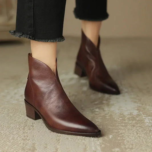 JO | Fashionable supportive orthopaedic shoes