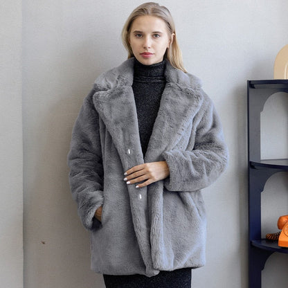 JO | Luxurious fur coat for women