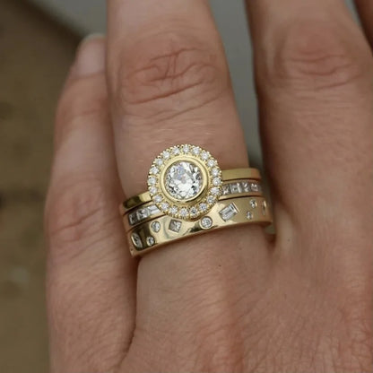 Beautiful Gold Set with Unique Style