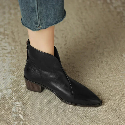 JO | Fashionable supportive orthopaedic shoes
