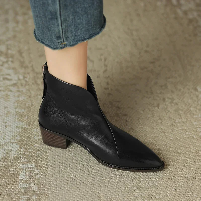 JO | Fashionable supportive orthopaedic shoes