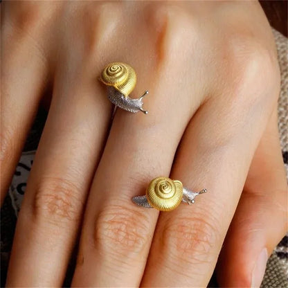 Classic Gold Earring with Timeless Appeal