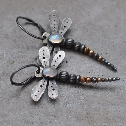 Charming Silver Earring for Any Occasion