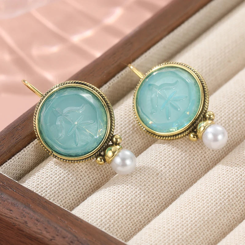 Beautiful Gold Earring with Unique Style