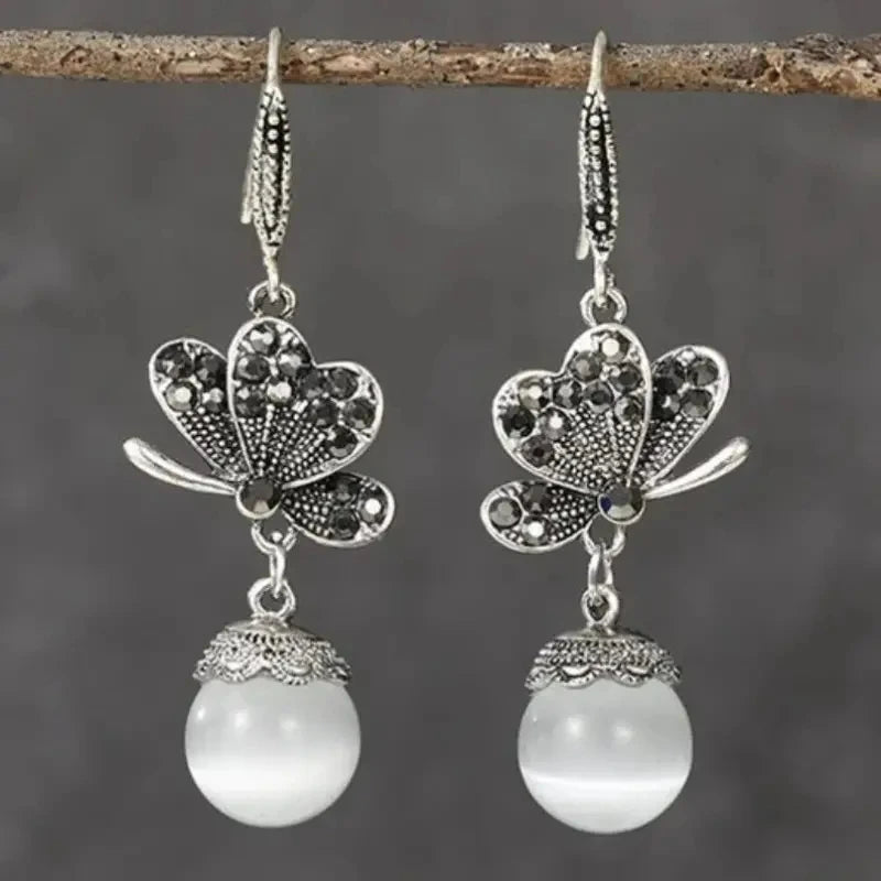 Charming Pearl Earring for Any Occasion