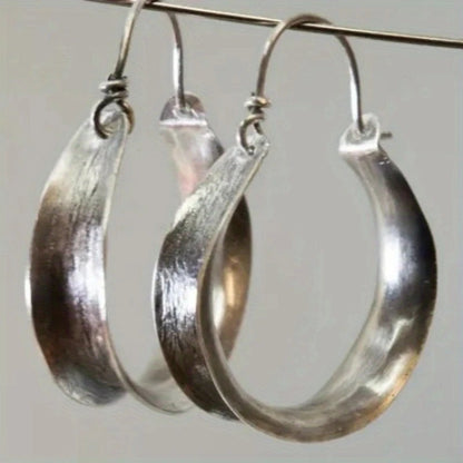 Romantic Silver Earring for Special Moments