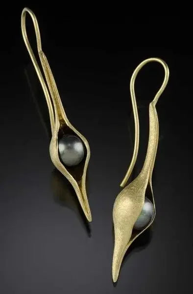 Stunning Gold Earring for Daily Wear