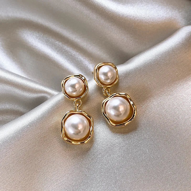 Charming Pearl Earring for Any Occasion