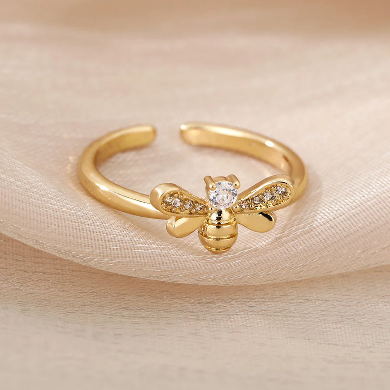 Charming Gold Ring for Any Occasion