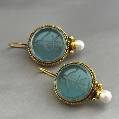 Beautiful Gold Earring with Unique Style