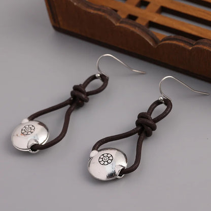 Charming Silver Earring for Any Occasion